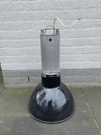 Oude industriële hanglamp uit de jaren ‘60. Merk “Mazda”., Huis en Inrichting, Lampen | Hanglampen, Ophalen, Gebruikt, Metaal