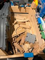 Houten Treinbaan - Brio, Lidl, Ikea - incl. Kist, Kinderen en Baby's, Speelgoed | Houten speelgoed, Ophalen of Verzenden, Gebruikt