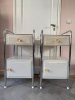 Vintage metalen ziekenhuiskastjes., Gebruikt, Minder dan 45 cm, Metaal of Aluminium, Ophalen of Verzenden