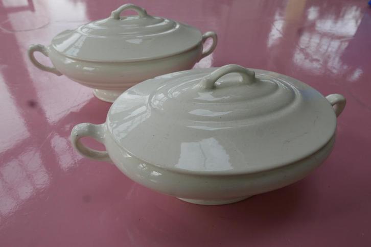 2 aardewerken soepterrine's van Petrus Regout & co, Antiek en Kunst, Antiek | Keramiek en Aardewerk, Ophalen of Verzenden