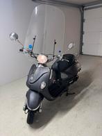 AGM Joy scooter, Fietsen en Brommers, Overige merken, Ophalen of Verzenden, Zo goed als nieuw, Benzine