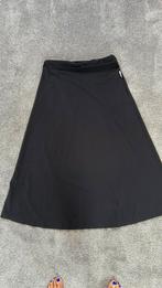 Zwarte travelstof lange rok ., Kleding | Dames, Rokken, Ophalen of Verzenden, Zo goed als nieuw, Zwart, Onder de knie
