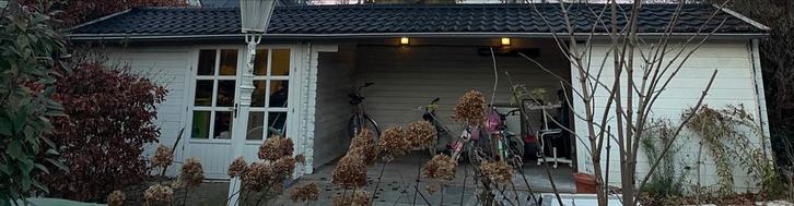 Tuinhuis met overkapping en 2 opbergruimtes, Tuin en Terras, Tuinhuizen, Gebruikt, Tuinhuis, 500 cm of meer, 200 tot 400 cm, Met overkapping