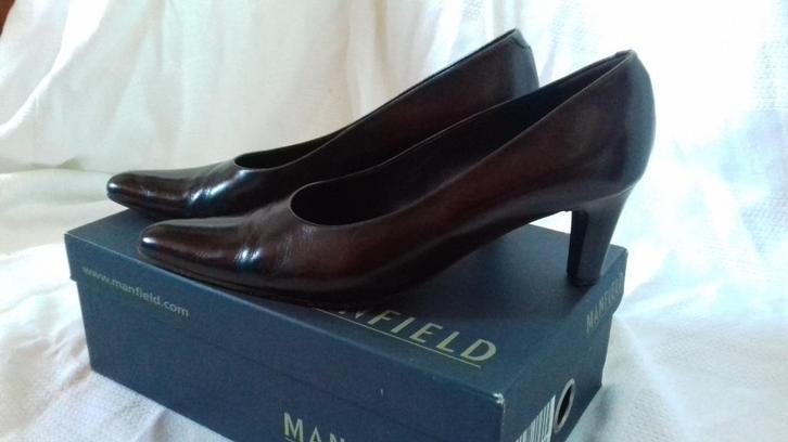 Damespump, Manfield, heel donkerbruin, maat 38,5, Kleding | Dames, Schoenen, Gedragen, Pumps, Bruin, Ophalen of Verzenden
