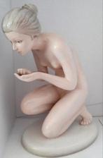 Keramisch Beeld Vrouw waterdrinkend Ronzan Italy '50, Antiek en Kunst, Ophalen