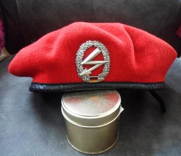 Baret Fernmeldetruppe. Verbindingstroepen. beschikbaar voor biedingen