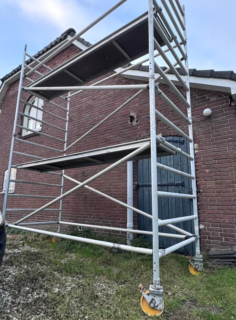 Kelfort steiger te koop, Ophalen, Zo goed als nieuw, Rolsteiger of Kamersteiger, 5 meter of hoger