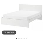 IKEA MALM bed en nachtkastje  kleur wit, Huis en Inrichting, Slaapkamer | Stapelbedden en Hoogslapers, Ophalen, Tweepersoons, Zo goed als nieuw