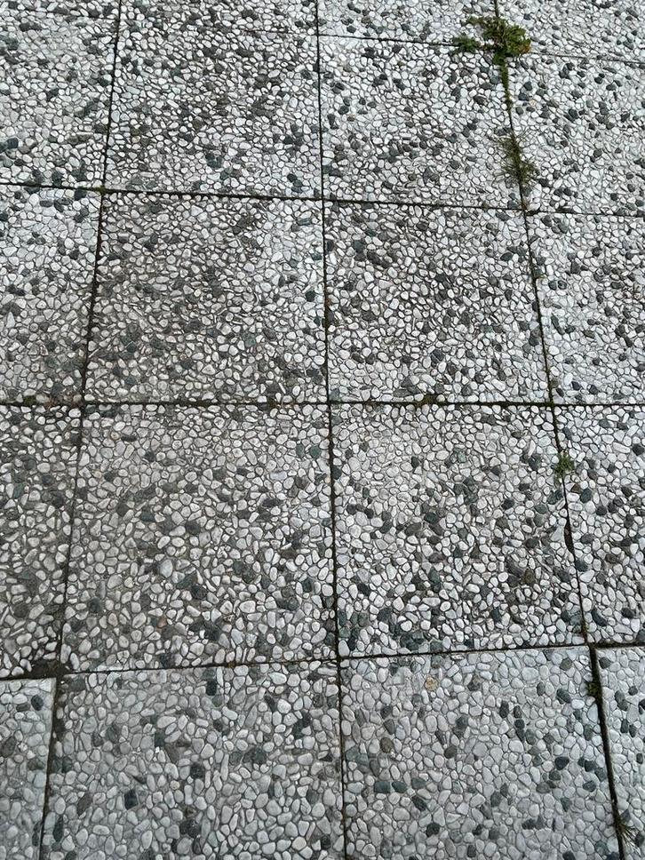 Gratis 200 grindtegels 40x40 cm!, Tuin en Terras, Tegels en Klinkers, Gebruikt, Terrastegels, Grind, 10 m² of meer, Ophalen