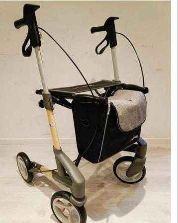 Topro troja 5G rollator maat M incl rugsteun,bel, tas beschikbaar voor biedingen