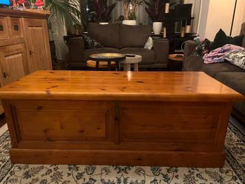 Grenen dekenkost beschikbaar voor biedingen