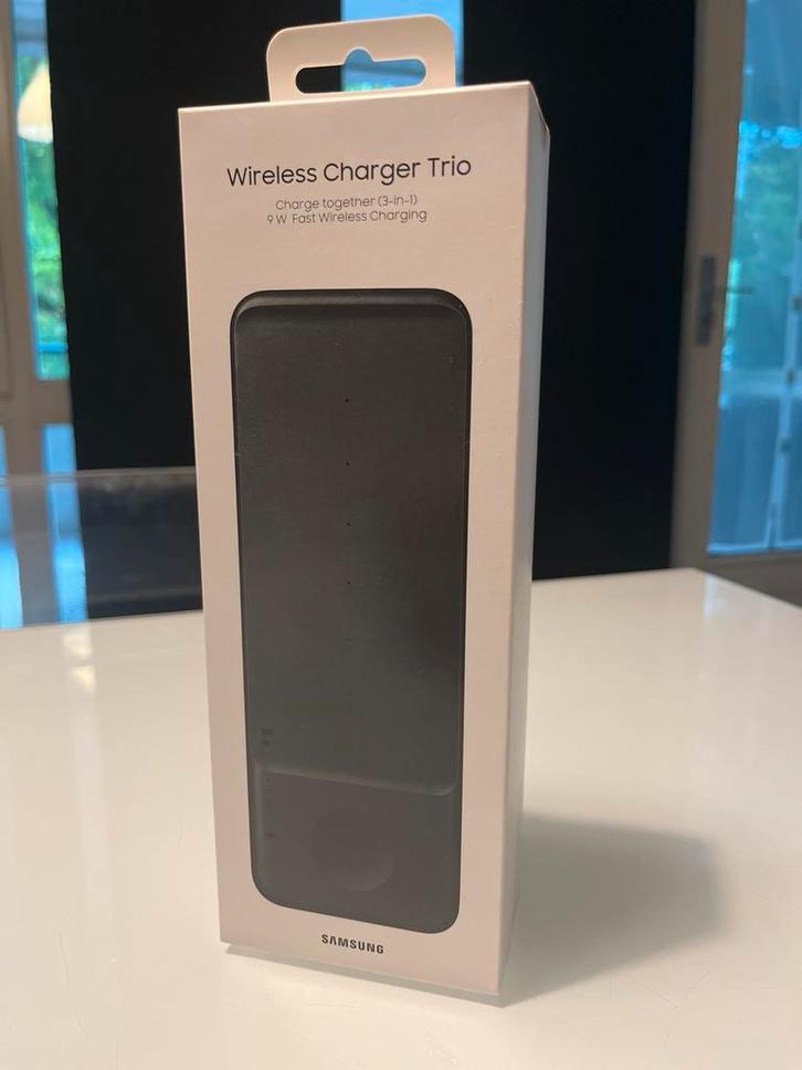 Samsung Wireless Charger Trio - Nieuw in doos en ongeopend, Audio, Tv en Foto, Opladers, Nieuw, Ophalen of Verzenden