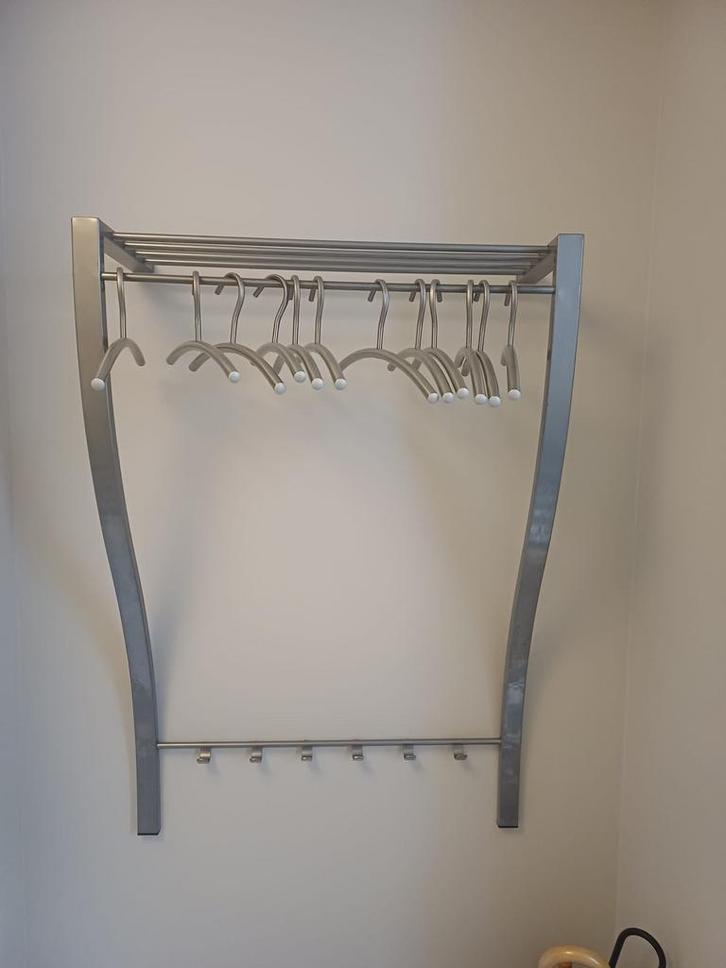 Te koop RVS kapstok en mooie lamp., Huis en Inrichting, Woonaccessoires | Kapstokken, Zo goed als nieuw, Wandkapstok, Minder dan 100 cm