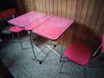 Vintage Formica keukentafel met twee stoelen., Huis en Inrichting, Overige Huis en Inrichting, Gebruikt, Ophalen