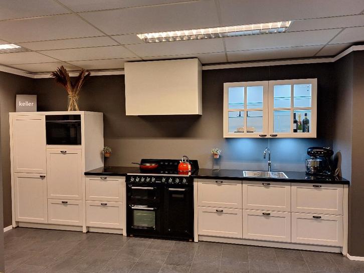 Sachsen showroom keuken, Huis en Inrichting, Keuken | Complete keukens, Nieuw, Enkelwandige keuken, Wit, Graniet of Steen, Hoogglans of Gelakt