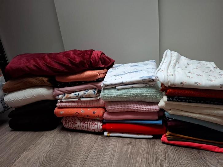 Heel veel stoffen, diverse soorten, kind en volwassen etc., Hobby en Vrije tijd, Stoffen en Lappen, Nieuw, Katoen, 120 cm of meer