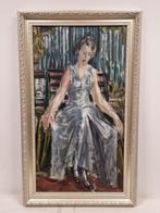 Zittende dame in jurk, Ophalen of Verzenden