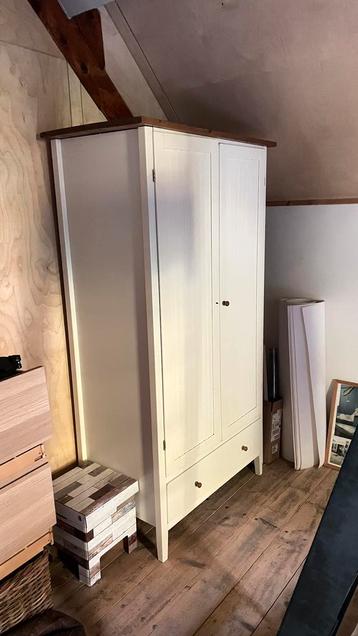 Kledingkast IKEA €50,00