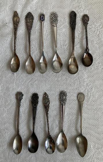 Brocante oude theelepeltjes - letterlepeltjes beschikbaar voor biedingen