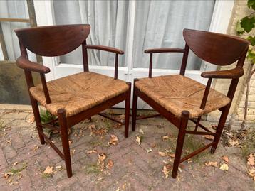Peter Hvidt Deens design stoelen beschikbaar voor biedingen