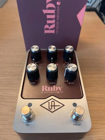 UA Ruby Pedaal - Zo Goed Als Nieuw! beschikbaar voor biedingen