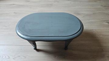 Brocante bijzettafeltje  beschikbaar voor biedingen