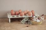 Oud houten eier rekje in sleets wit, Antiek en Kunst, Curiosa en Brocante, Ophalen of Verzenden