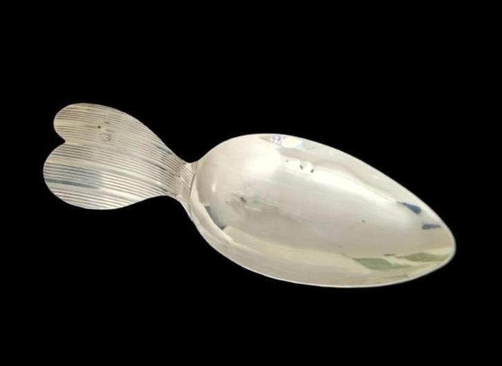 Fries Zilveren Theeduim, Pieter Cool -1840 met ribmotief, Antiek en Kunst, Antiek | Goud en Zilver, Zilver, Ophalen of Verzenden