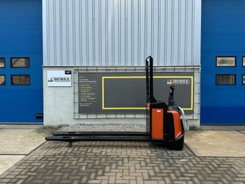VS-21944 Elektrische meerijdpalletwagen BT Lepels 2350mm beschikbaar voor biedingen