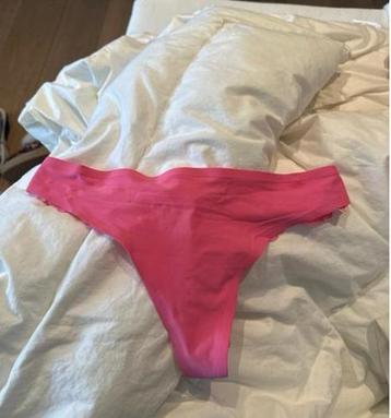 Hunkemöller string roze XS beschikbaar voor biedingen
