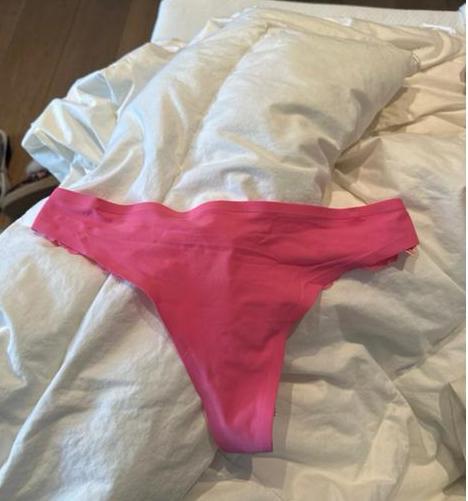 Hunkemöller string roze XS, Kleding | Dames, Ondergoed en Lingerie, String, Roze, Ophalen of Verzenden