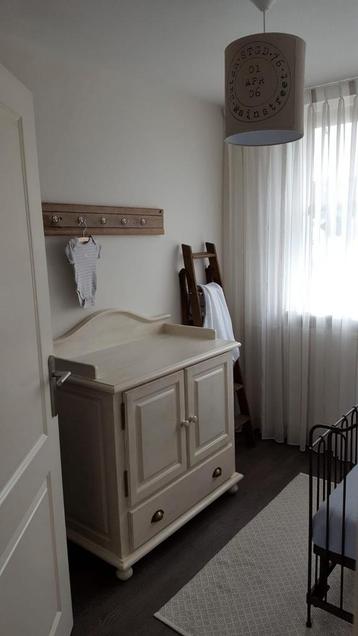 Prachtige vintage/ landelijke commode beschikbaar voor biedingen