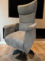 Sta Op stoel van Prominent grijs suede, Ophalen, Minder dan 75 cm, Leer, Zo goed als nieuw