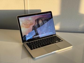 Macbook pro 13" i5 | 8gb RAM | 256Gb SSD Final cut Pro !! beschikbaar voor biedingen