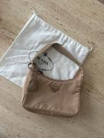 Prada Re-Edition 2000 Nylon Mini Bag cameo beige tas, Sieraden, Tassen en Uiterlijk, Tassen | Damestassen, Nieuw, Beige, Ophalen of Verzenden