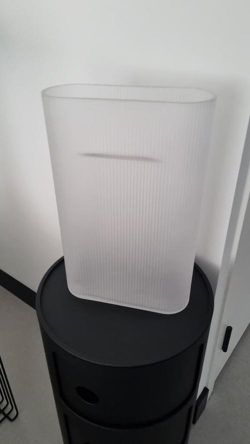 Muuto Vaas Frosted Wit Glas - 35 cm Hoog zo goed als nieuw, Huis en Inrichting, Woonaccessoires | Vazen, Zo goed als nieuw, Wit