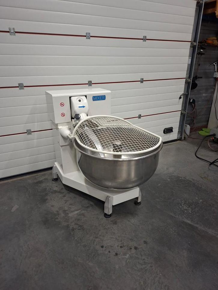 DEEGMACHINE SLAGERIJ BAKKERIJ MENGMACHINE ZGAN, Witgoed en Apparatuur, Overige Witgoed en Apparatuur, Zo goed als nieuw, Ophalen