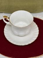 Kop en schotel Royal Albert Val D’Or (210123), Huis en Inrichting, Keuken | Servies, Gebruikt, Ophalen of Verzenden, Overige stijlen