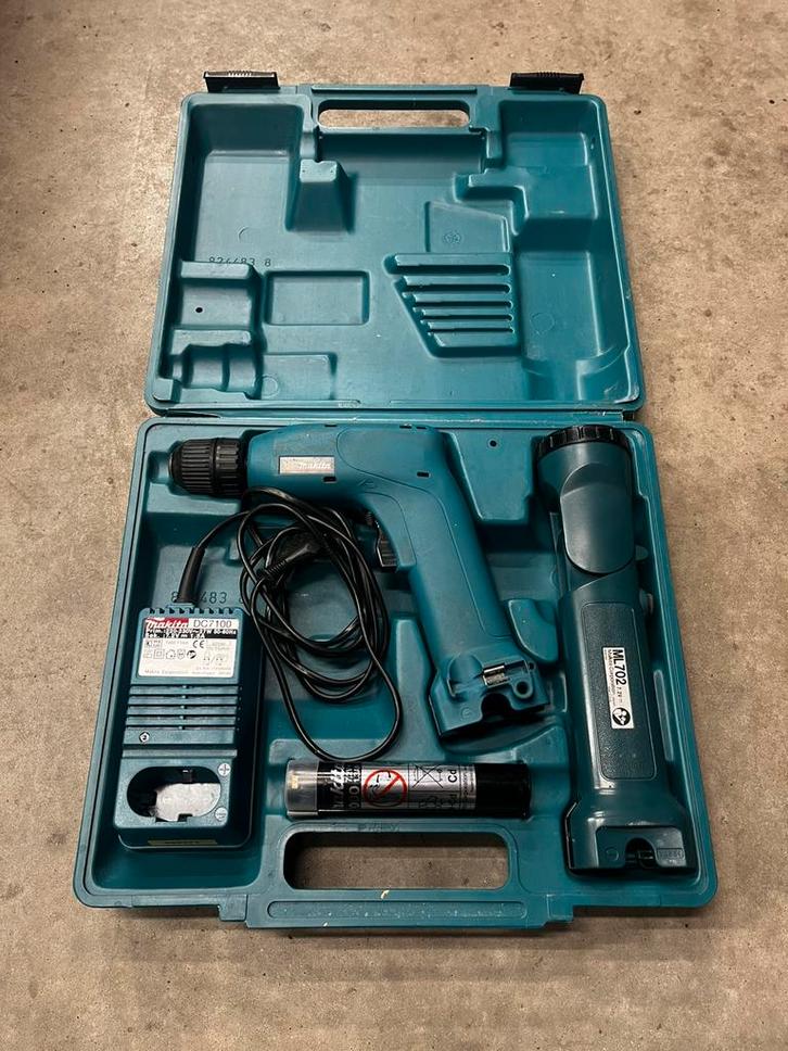 Makita 6017D 7.2v schroefmachine / zaklamp, Doe-het-zelf en Verbouw, Gereedschap | Boormachines, Zo goed als nieuw, Boor- en Schroefmachine
