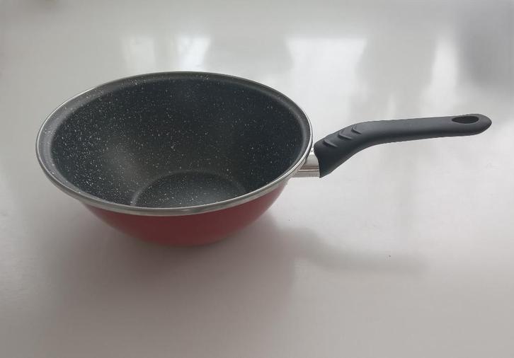 AH kleine wokpan, nieuw, Huis en Inrichting, Keuken | Potten en Pannen, Nieuw, Wok, Rvs, Verzenden