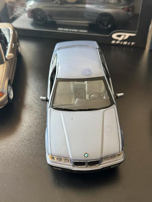 BMW 320i 1:18 UT Models, Hobby en Vrije tijd, Modelauto's | 1:18, Zo goed als nieuw, Auto, UT Models, Ophalen