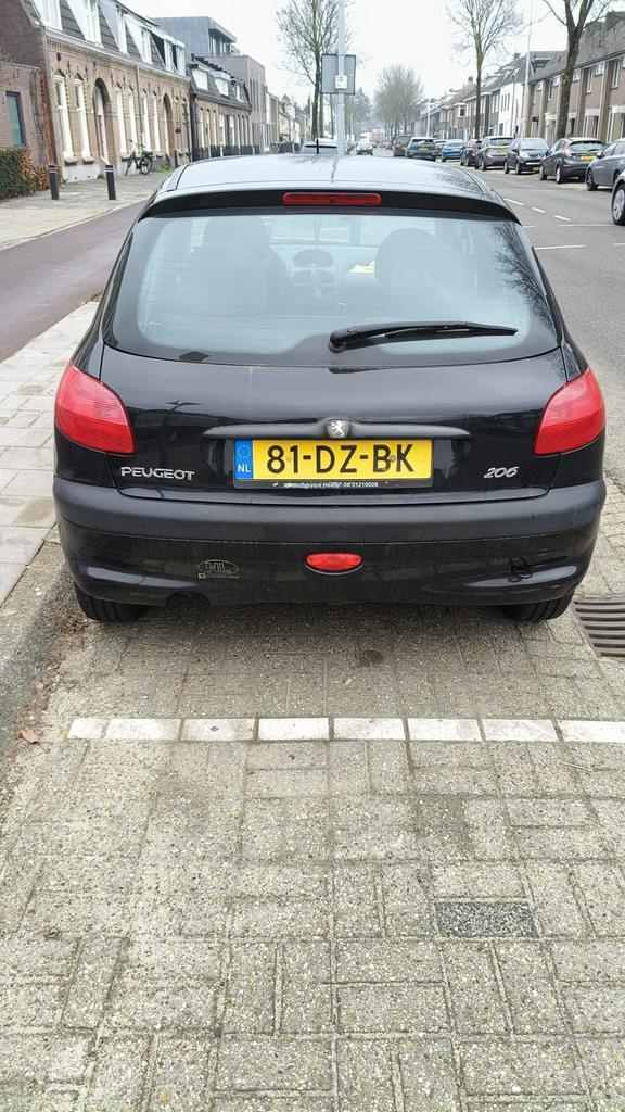 Peugeot 206 1.4 5D AUT 2000 Zwart, Auto's, Peugeot, Bedrijf, Benzine, Hatchback, Automaat, Origineel Nederlands, Zwart, Voorwielaandrijving