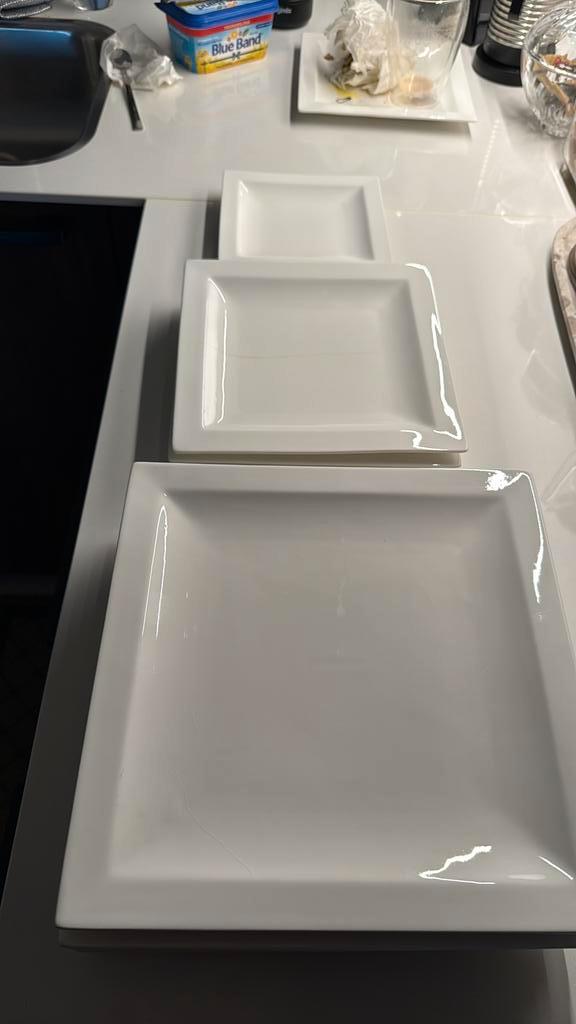 Bordenset groot middel en klein, Huis en Inrichting, Keuken | Keukenelementen, Gebruikt, Minder dan 100 cm, 50 tot 100 cm, 25 tot 50 cm