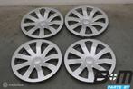 Originele 15 inch wieldoppen Audi A1 GB 82A601147, Gebruikt, Band(en)