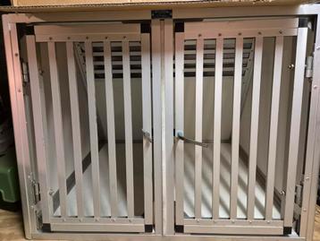 WT Metall honden auto bench beschikbaar voor biedingen