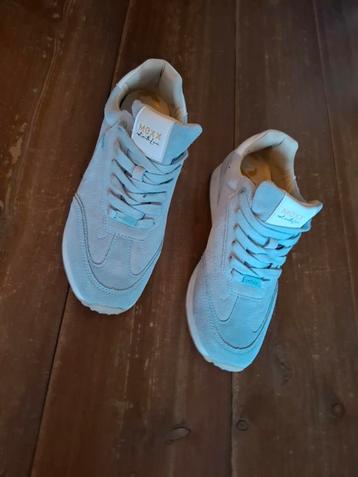 Te koop licht blauwe suède MEXX gympen  beschikbaar voor biedingen