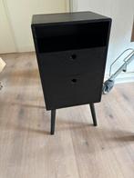 Zwart nachtkastje WOOOD, Ophalen, Minder dan 45 cm, Zo goed als nieuw, 70 cm of meer