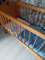 Grenen ledikantje. Met matras enz., Antiek en Kunst, Ophalen