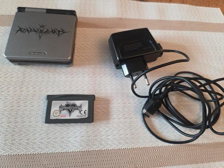 Game Boy Advance SP - Kingdom Hearts Editie, Spelcomputers en Games, Spelcomputers | Nintendo Game Boy, Gebruikt, Game Boy Advance SP