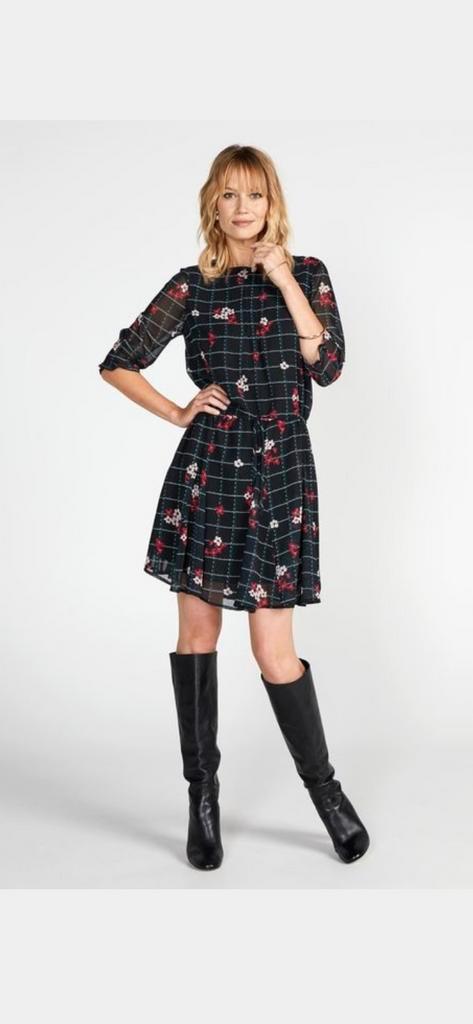 ZGAN! Mooie jurk van Steps maat 42!, Kleding | Dames, Jurken, Zo goed als nieuw, Maat 42/44 (L), Zwart, Knielengte, Verzenden